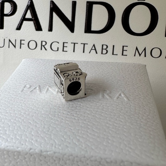 AUTHENTIC PANDORA CAMERA PHOTOGRAPHY SILVER 925 ALE CHARM + BOX # 176 - Picture 3 of 6